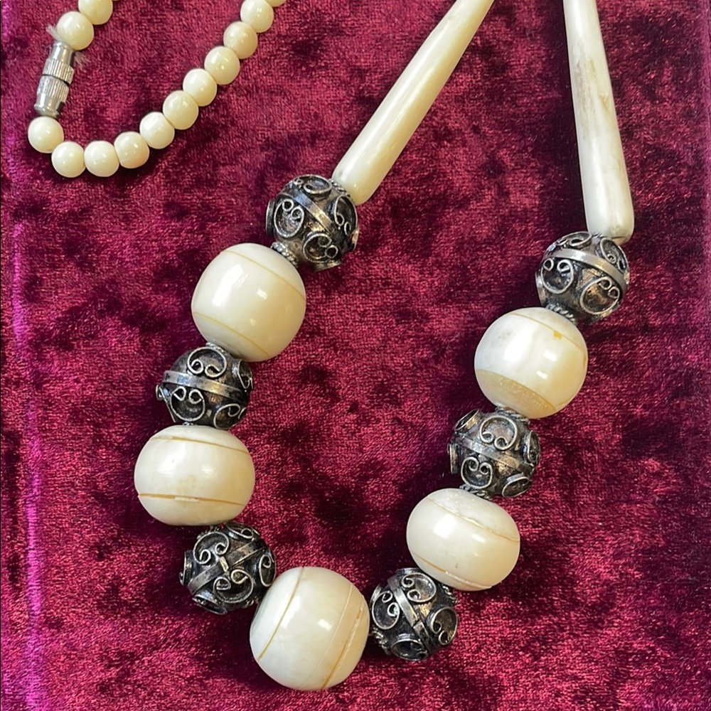 VINTAGE BEADED BOVINE BONE AND METAL BEAD NECKLACE TRIBAL BOHO